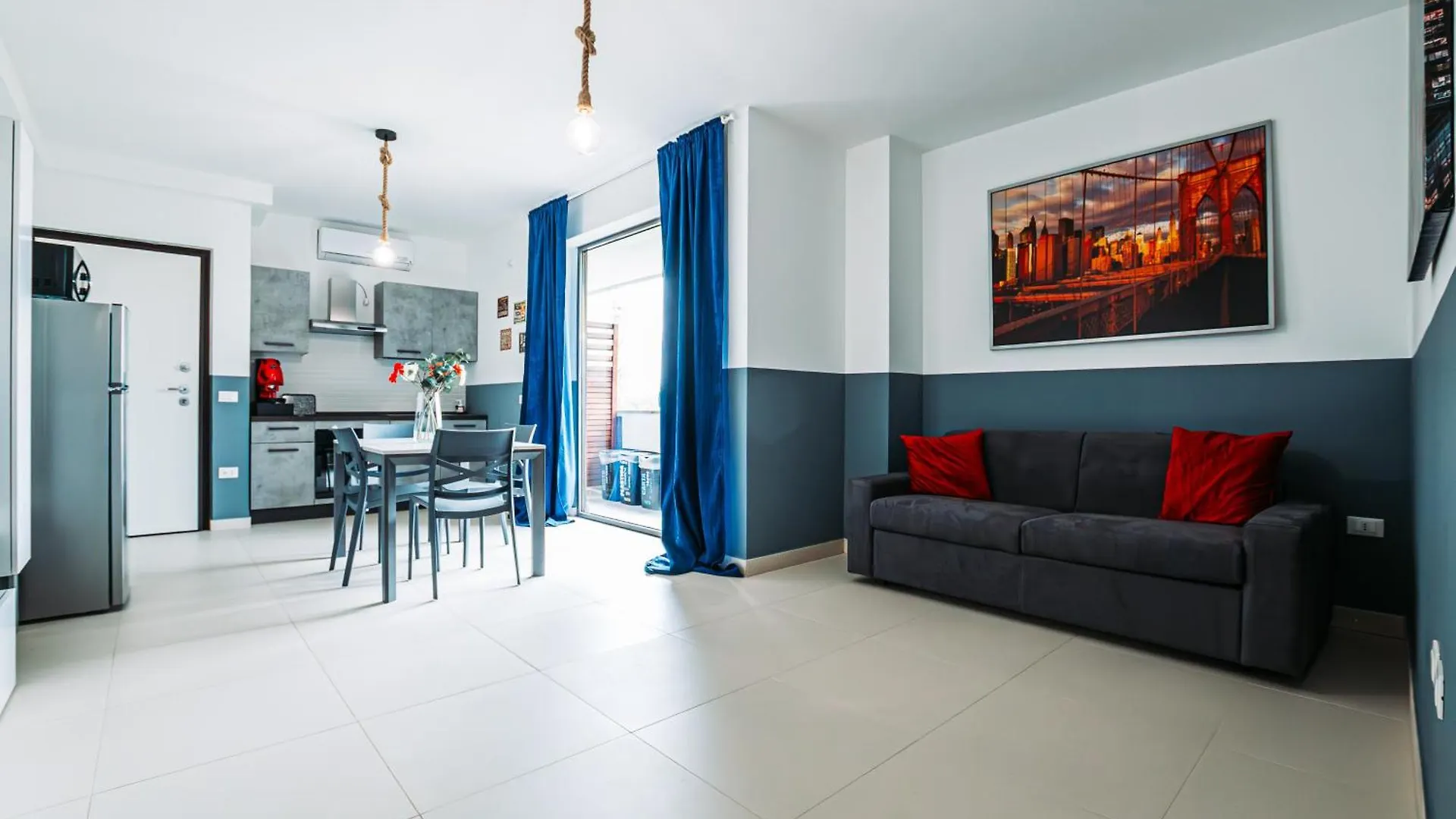 Holiday House America Appartamento New York Naples 0*,  Italy
